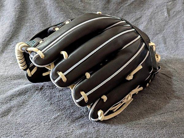 ZETT Prostatus Yoshikawa Naoki Special Edition 11.5 inch Infielder Glove